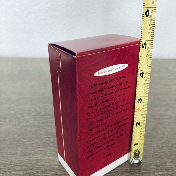 Hallmark Vintage PEZ Santa Candy Dispenser Christmas Ornament 1995 - Picture 2 of 2